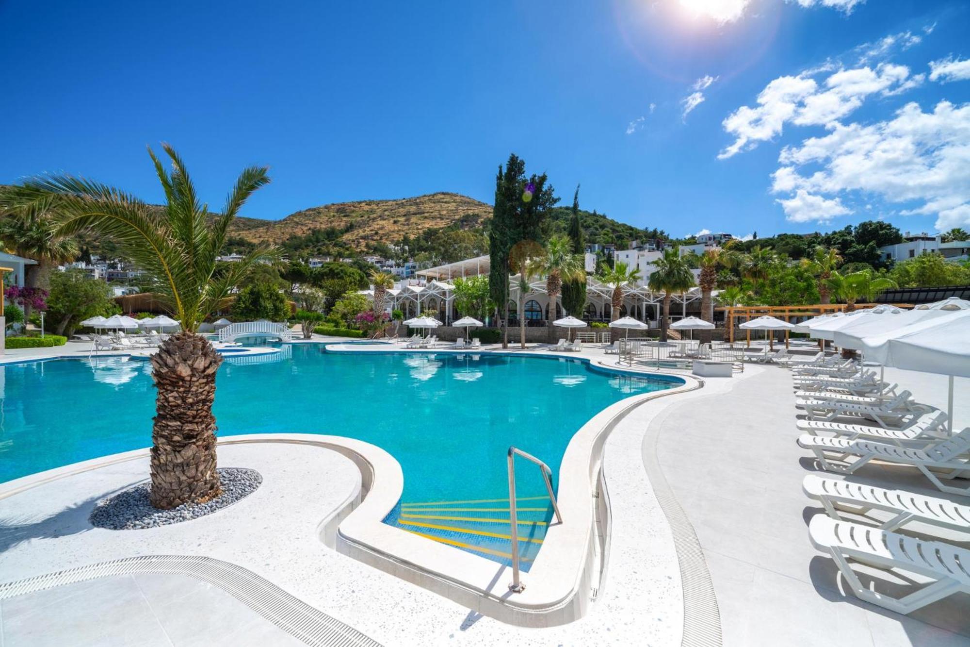 Labranda Tmt Αλικαρνασσός Εξωτερικό φωτογραφία The resort's main pool